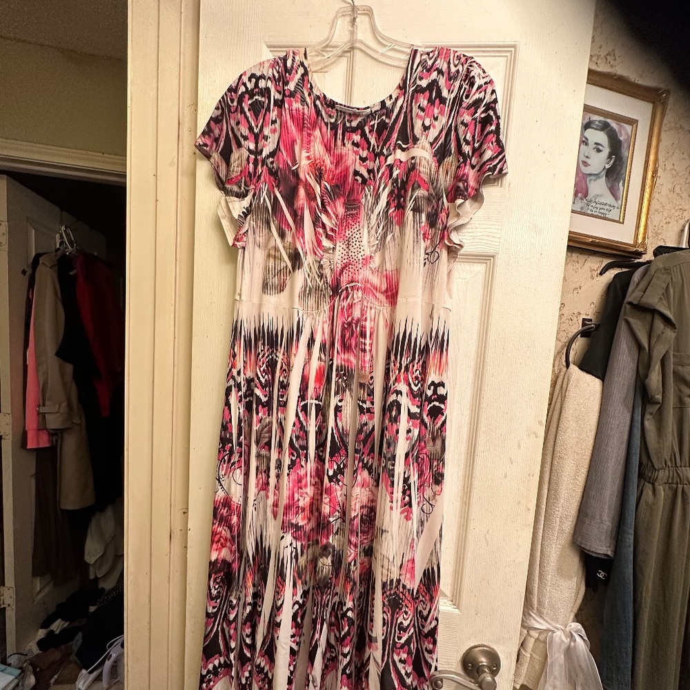 A soft Maxi  dress with detailing